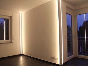 LED-Wohnraumbeleuchtung mit direktem oder indirektem Licht